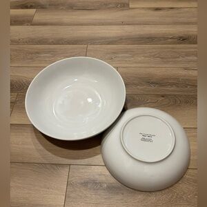 Set of 2 Pottery Barn Great White Serving Bowl round dishes entertaining table